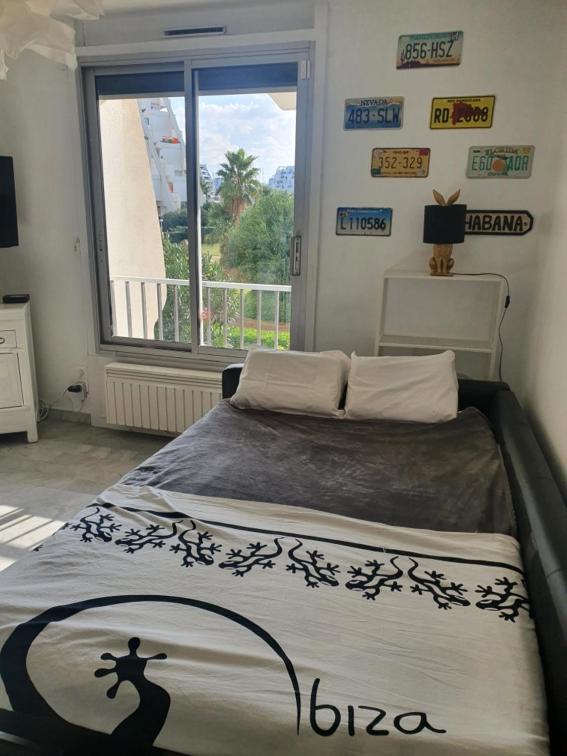 Joli Studio, Pyramide, Parking Apartment